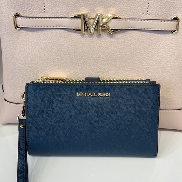 MICHAEL KORS LARGE DOUBLE ZIP WRISTLET WALLET PHONE CASE 
Navy NWT - Picture 2 of 16